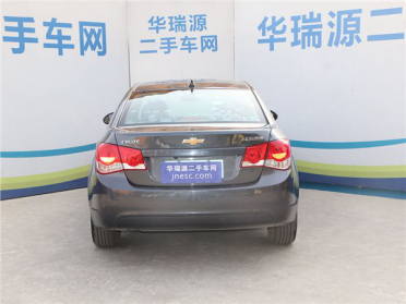 科鲁兹  闪烁疾驰  用尾灯为对手照亮前路