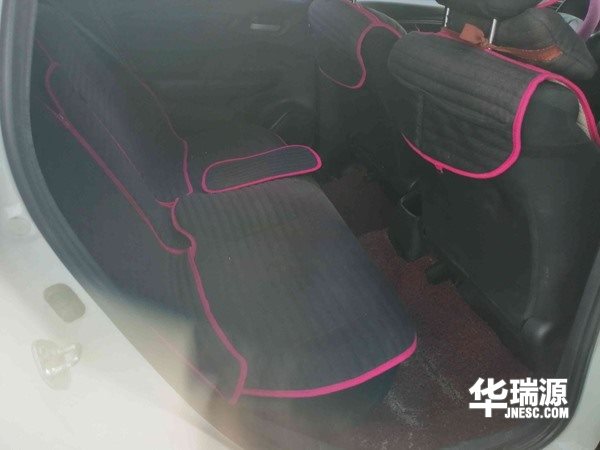 经济性两厢车—本田飞度,省油空间大,车子的状况好