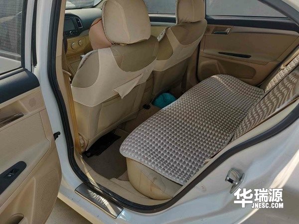 2013款自动档荣威350，省油省心，带你享受生活