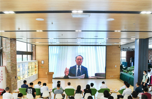 商务部原副部长：二手车行业进步前景依旧广阔